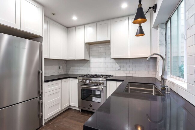 Building Photo - 235 Collins Street, Unit 1