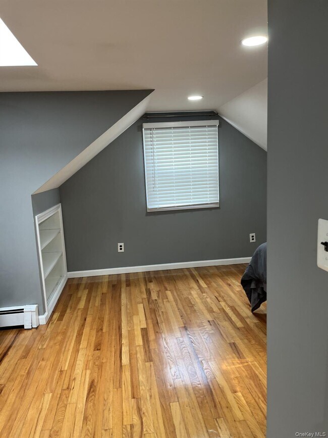 Foto del edificio - 24 Waterside Ave