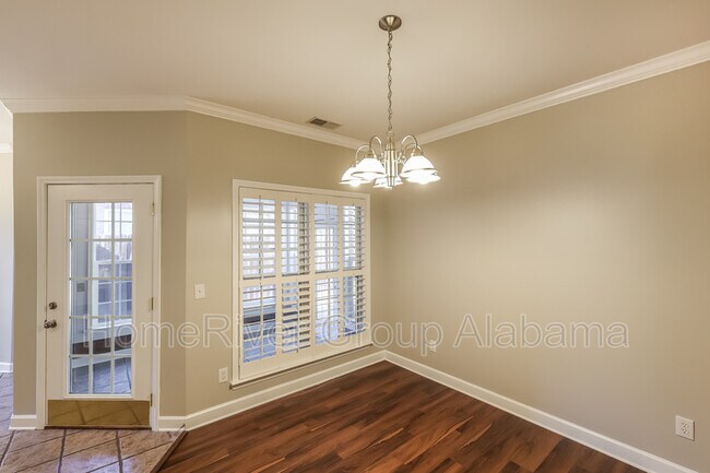 Building Photo - 4625 Highgrove Dr