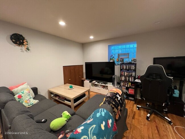 Foto del edificio - 3805 N Leavitt St