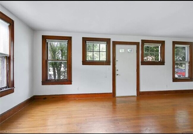 Foto del edificio - 161 Alleghany Rd