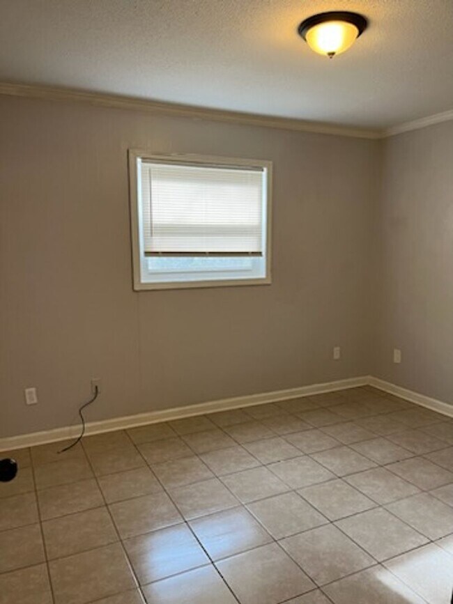 Foto del edificio - 6015 Warm Springs Ct