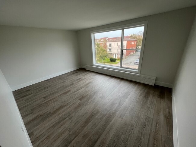 Building Photo - 107 Pinecrest Dr