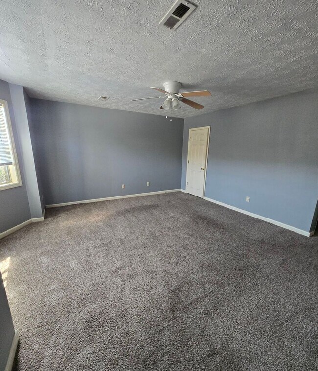 Foto del edificio - 5304 Whisperwood Ct