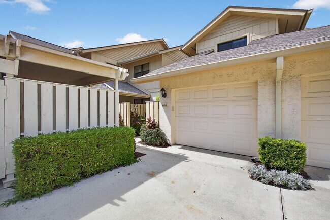 Foto del edificio - 16941 Waterbend Dr