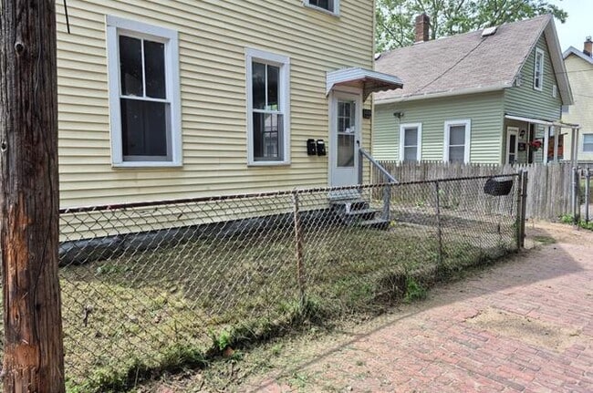 Foto del edificio - 3124 W 11th Pl