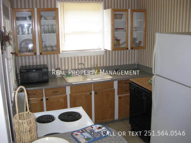 Foto del edificio - 5105 Pineview Ln S