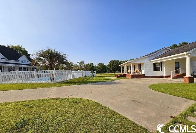 Foto del edificio - 3654 Edwards Rd