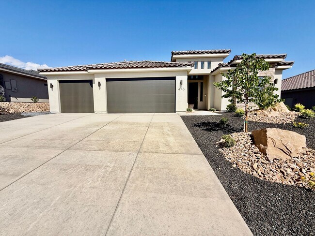 Foto del edificio - Beautiful 4-BR Home in Sunbrook Community