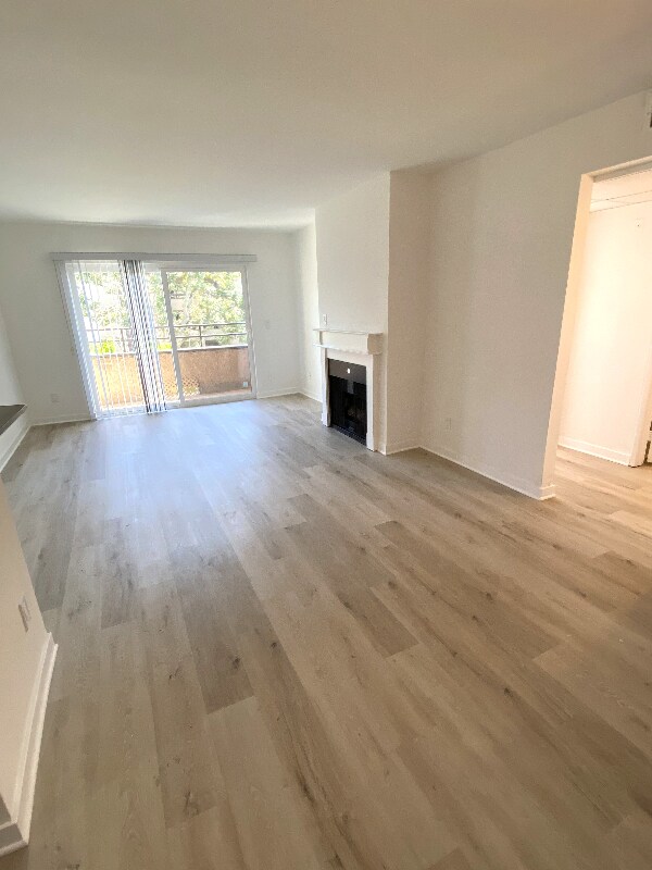 Building Photo - 465 Oak St