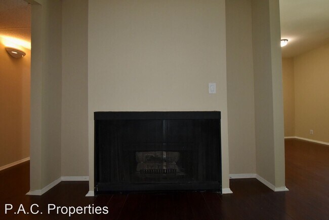 Building Photo - 1 br, 1 bath Apartment - 12241 Burbank Bou...