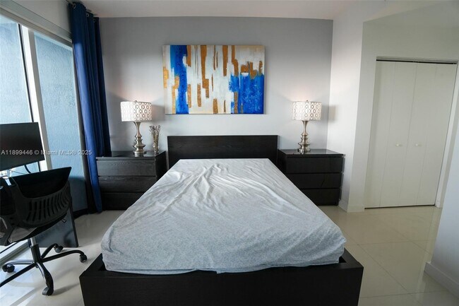 Foto del edificio - 60 SW 13th St