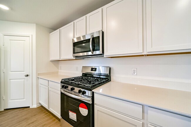 Foto del edificio - 5227 Sunvalley Bend Dr