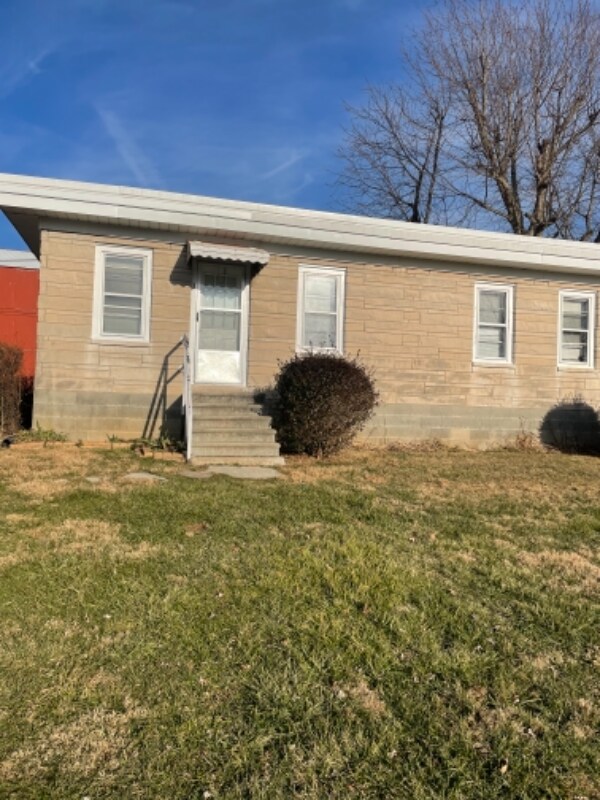 60 Frederick Ln Unit 3, Ekron, KY 40117 Room for Rent in Ekron, KY