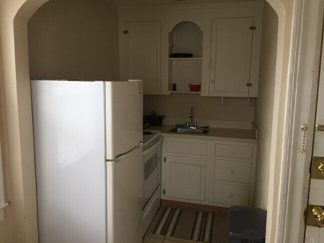 Foto del edificio - One Bedroom in Olde Town Portsmouth