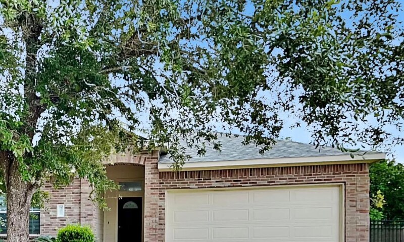 Foto principal - 3202 Black Ln
