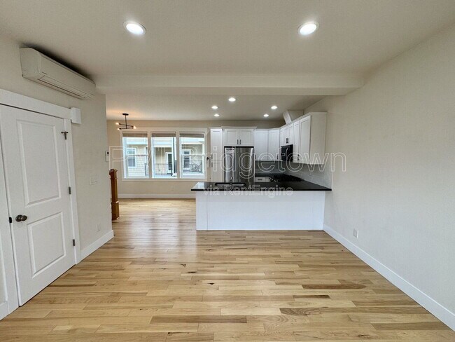 Foto del edificio - 8804 N Edison St