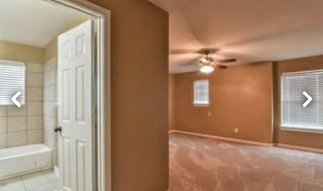 Foto del edificio - 3327 Hanger Ave