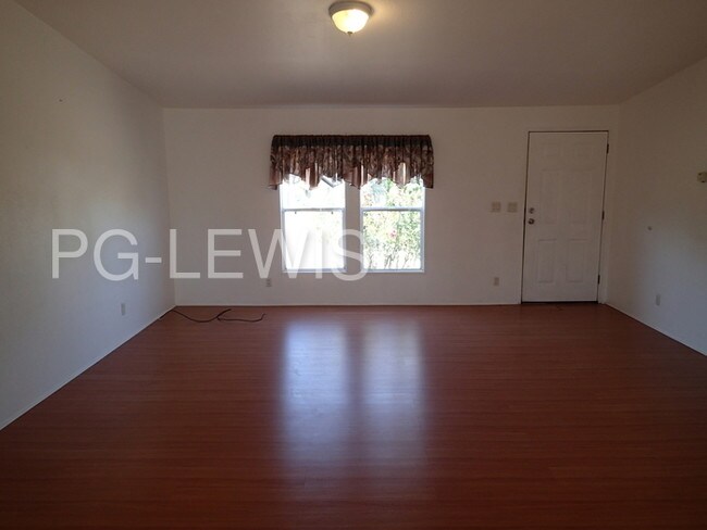 Building Photo - 5144 E Clearview Ave