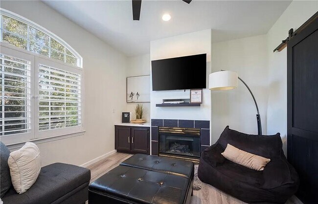 Foto del edificio - 444 Pier Ave