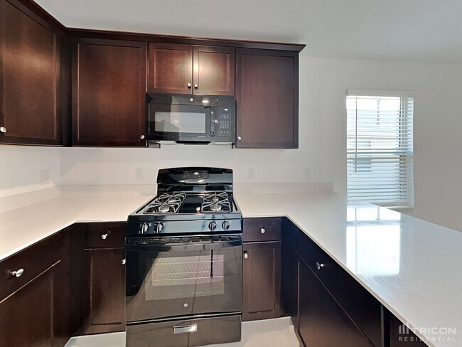 Foto del edificio - 6328 Bristolwood Dr