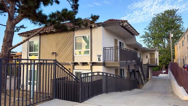 Building Photo - 2625 Highland Avenue