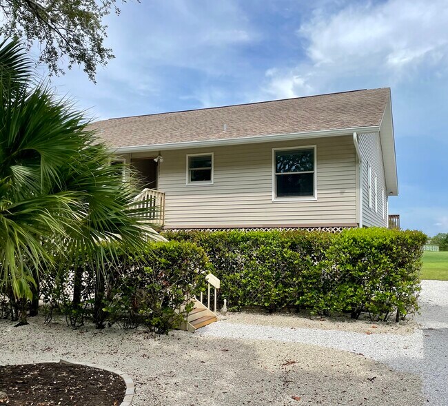 Building Photo - 9076 Mockingbird Dr