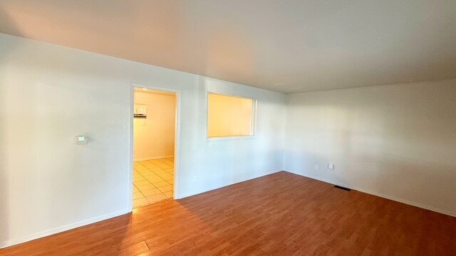 Building Photo - WESTSIDE - 3 BEDROOM RANCH HOME AVAILABLE NOW!
