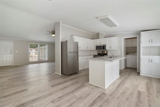 Building Photo - 16333 Lone Corral Ct