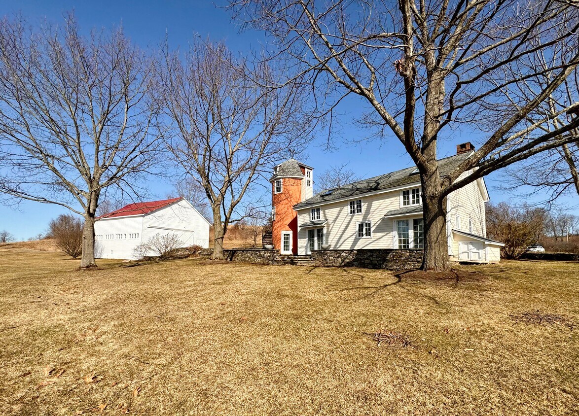 Foto principal - 361 Schnackenberg Rd