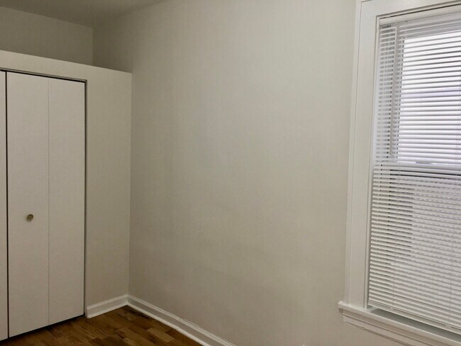 Foto del edificio - 1066 N Paulina St