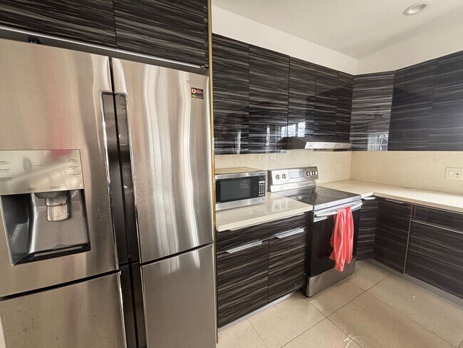 Foto del edificio - 1654B Olona Ln