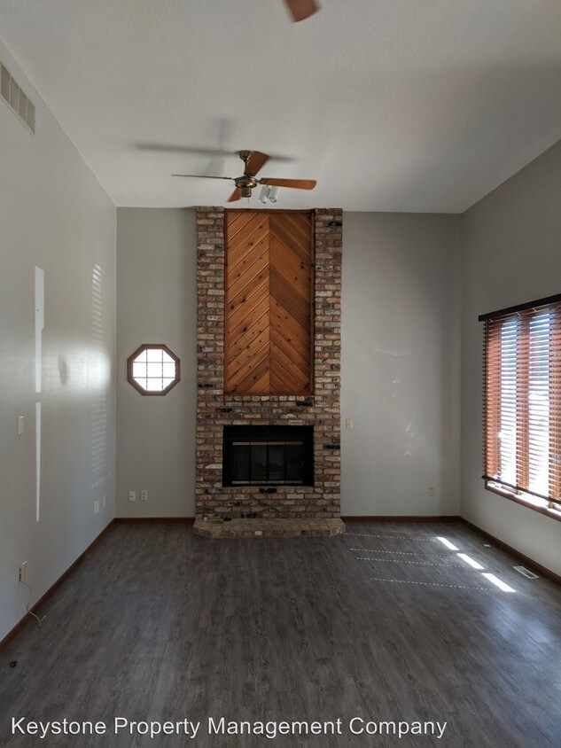 Primary Photo - 3 br, 2 bath House - 2030 Southridge Dr.