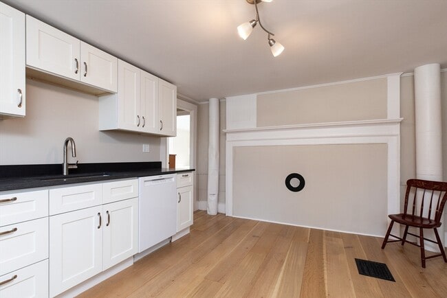 Building Photo - 21 Gardner St