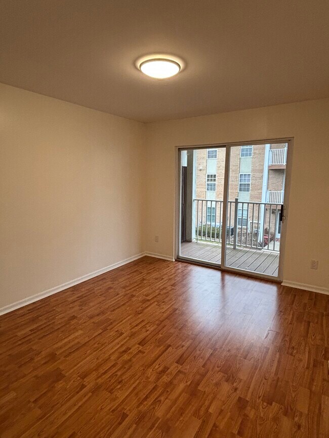 Building Photo - 209 Vista Dr