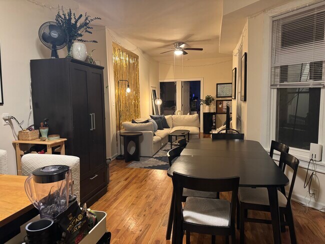 Foto del edificio - 2614 N Racine Ave