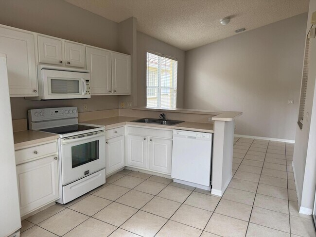 Foto del edificio - 9452 Verona Lakes Blvd