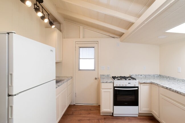Foto del edificio - Charming 2-Bedroom Home with Updated Private Patio in Orcutt
