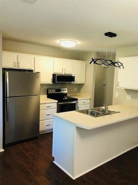 Building Photo - 266 Christy Ln