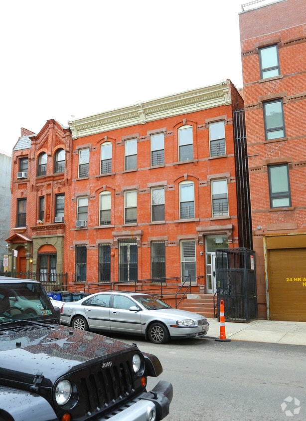 Primary Photo - 203-205 W 134th St