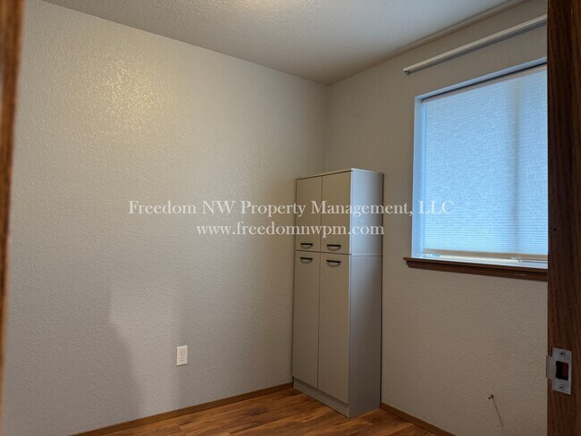 Foto del edificio - 2818 60th Ln SE