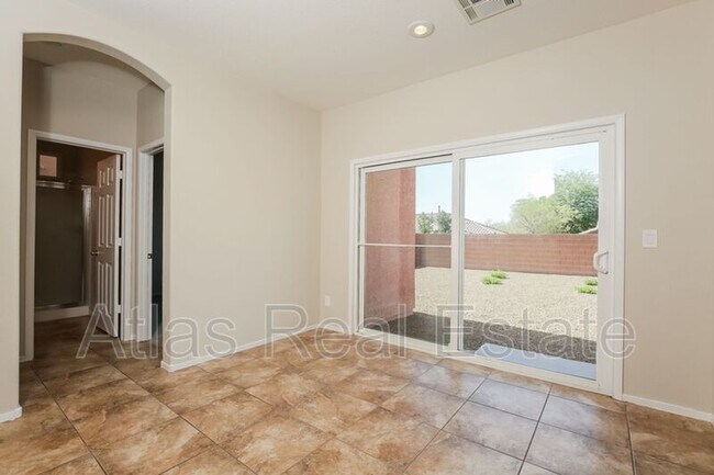 Foto del edificio - 8649 Ancient Creek Ave