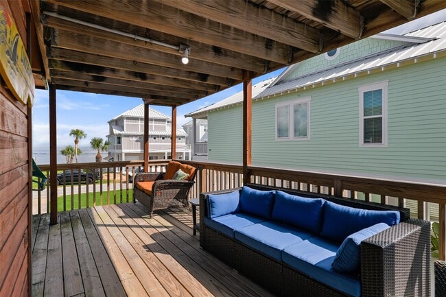 Building Photo - 22101 Guadalupe Dr