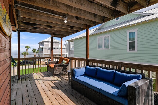 Foto del edificio - 22101 Guadalupe Dr