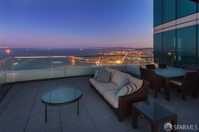 Foto del edificio - 425 1st St