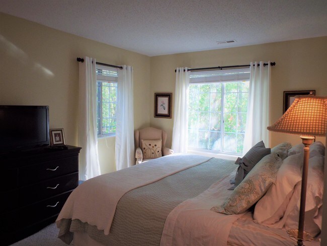 Oak Tree Village Apartments Brighton Mi Apartments Com