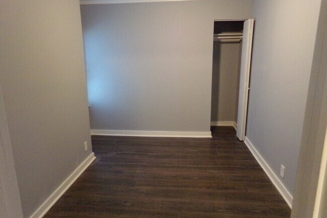 Foto del edificio - 229 E Southern Heights Ave
