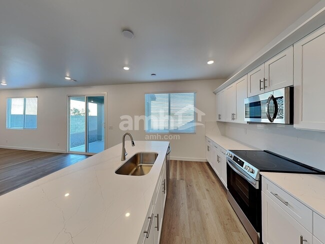 Building Photo - 20177 W Thomas Rd