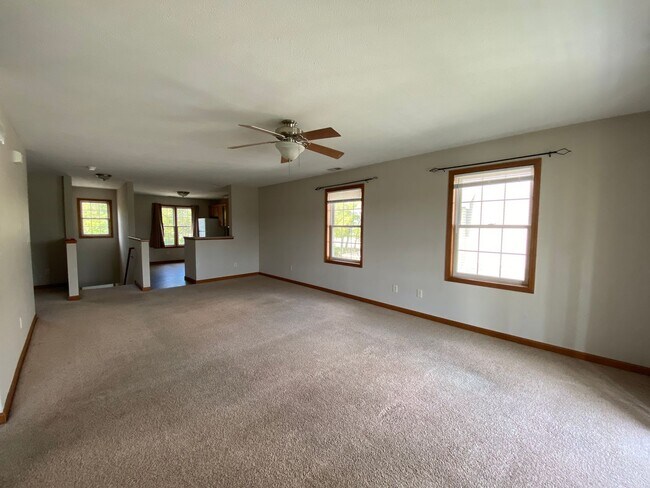 Foto del edificio - Beautiful Executive 3 Bedroom Condo!