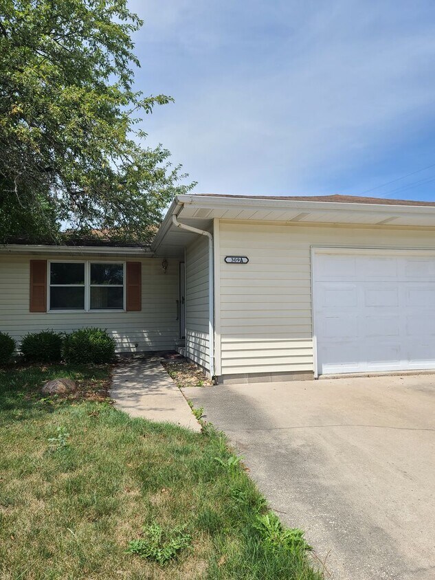 Primary Photo - 309 Wesley Ave
